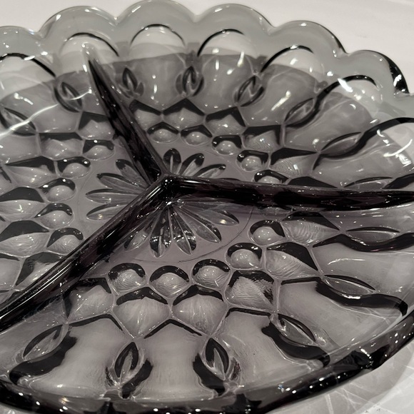 Vintage Smoke Gray Scalloped Divided Plate - Picture 2 of 7